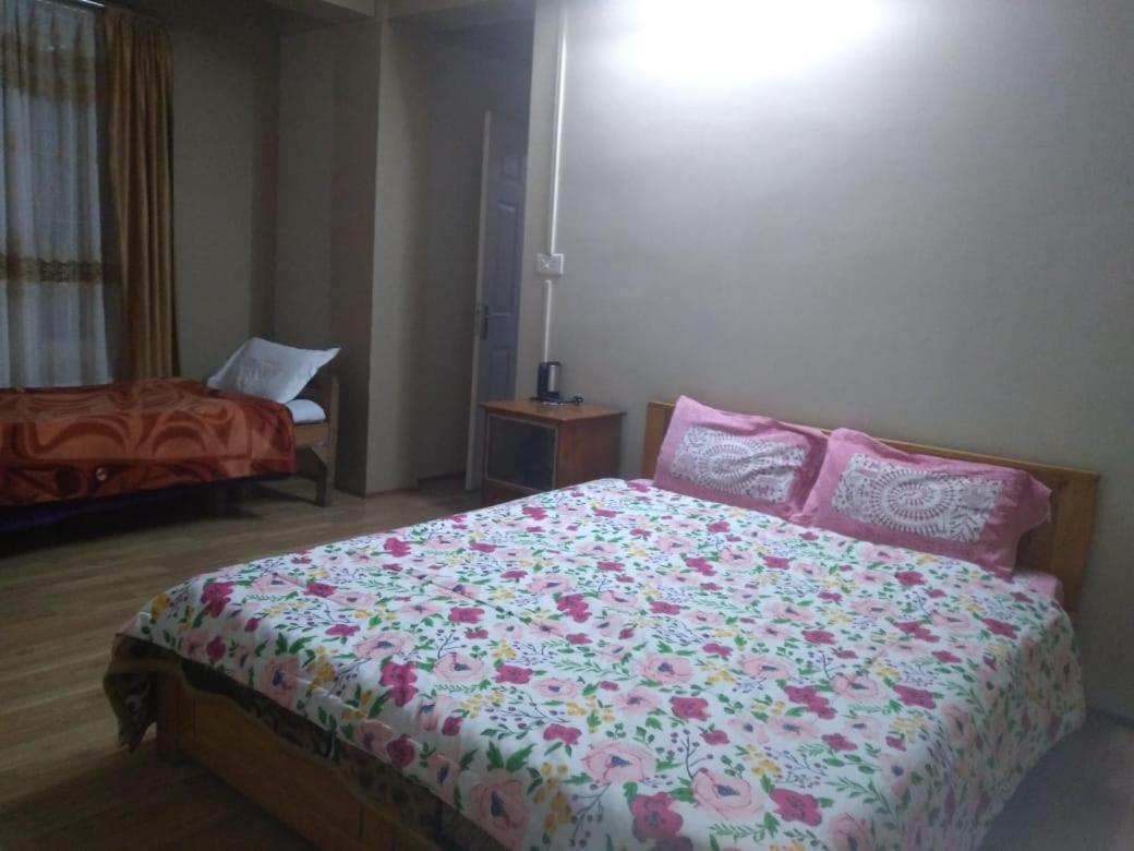 Na-U-Iaka Homestay Шиллонг Екстер'єр фото