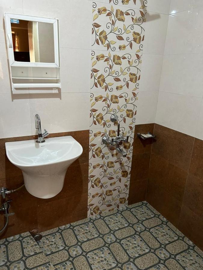 Na-U-Iaka Homestay Шиллонг Екстер'єр фото