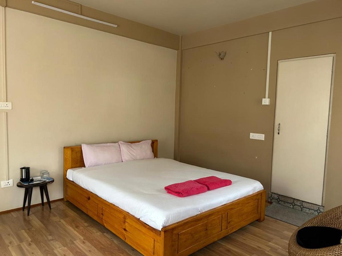 Na-U-Iaka Homestay Шиллонг Екстер'єр фото